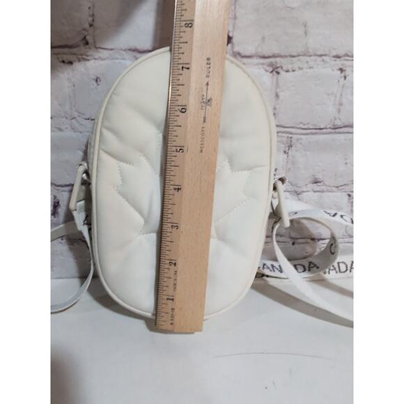 Lululemon 2022 Olympic Team Canada Future Legacy Crossbody Bag Ivory White EUC - Picture 10 of 12